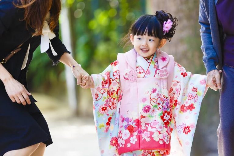 子ども服　結婚式　七五三 七五三とは？ 七五三何する、何着せる?!!｜袴、子供スーツ、ワンピース