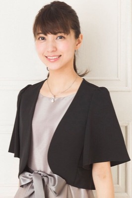 フレアスリーブ黒ジャケットのサムネイル画像