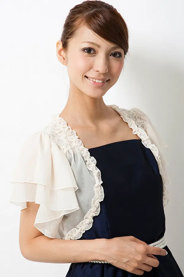 シフォンフリルオフホワイトボレロ | ASHILL | Cx-1357 | 結婚式