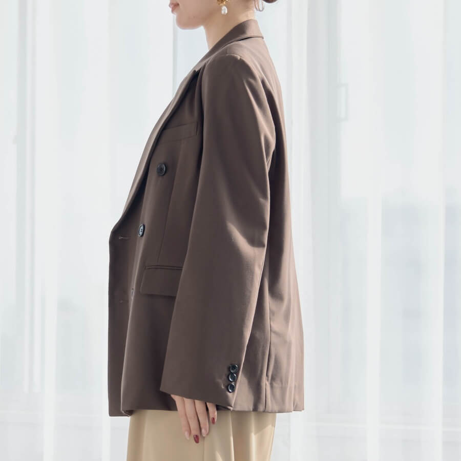 ブラウンのピークドラペルジャケットの商品画像2
