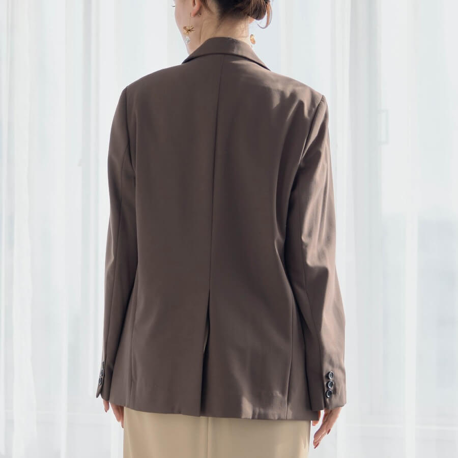 ブラウンのピークドラペルジャケットの商品画像3