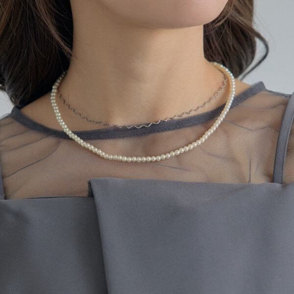 シルバーのウェーブ×パールネックレス | D-6058