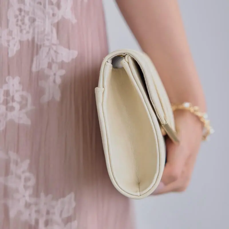 ベージュのマットフェイクレザーバッグ | select shop | E-8098 | 結婚