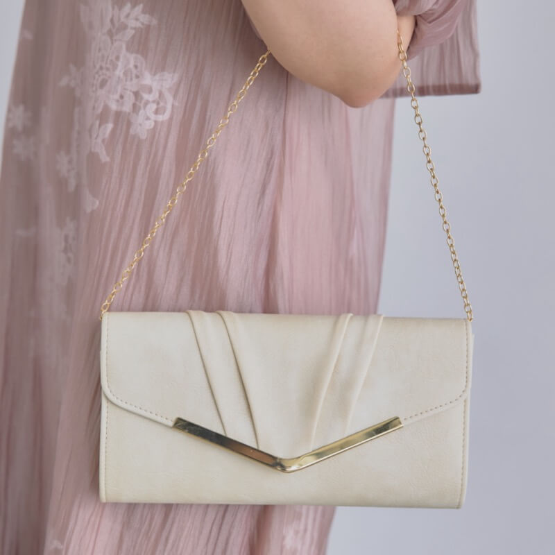 ベージュのマットフェイクレザーバッグの商品画像3