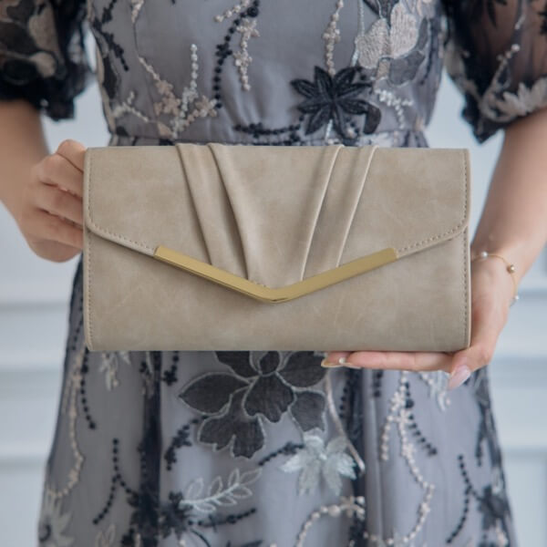 モカのマットフェイクレザーバッグ | E-8099