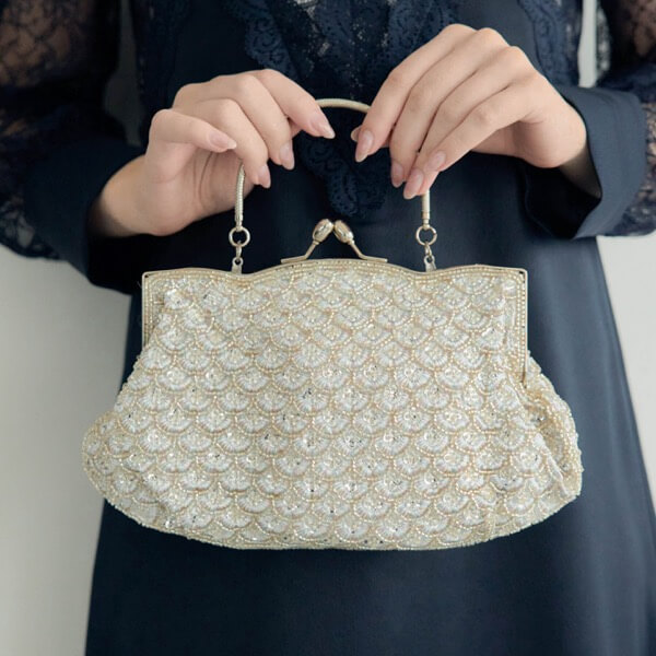 シルバーのスパンコール×ビーズバッグ | E-8105