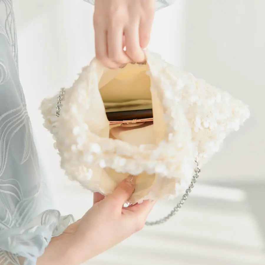 アイボリーのスパンコールバッグ | BONLECILL noir | E-8112 | 結婚式