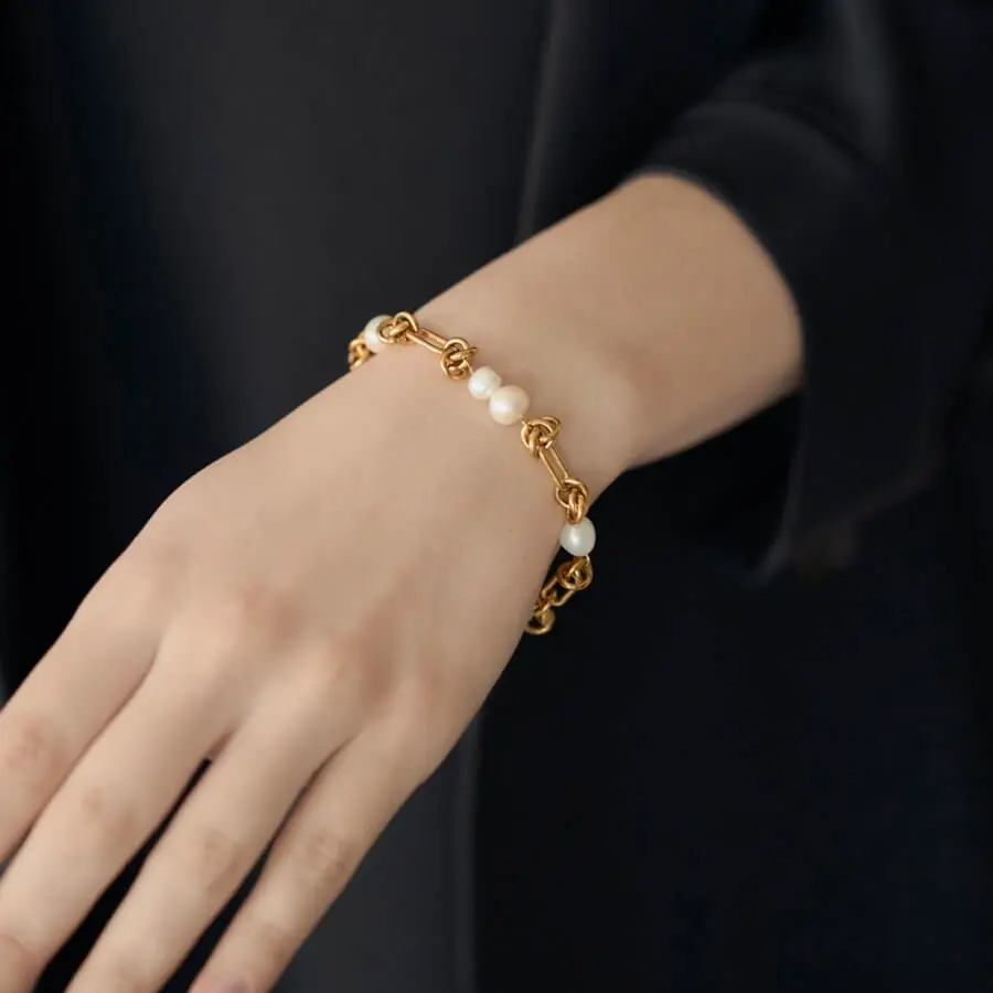 9／10迄価格！アンティークエナメル14金パールブレスレット 9／10迄価格！アンティークエナメル14金パールブレスレット 9／10迄