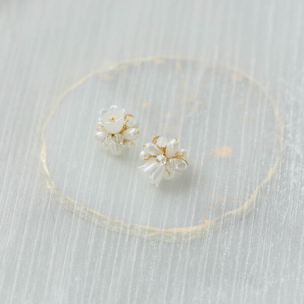 ゴールドのスノーフレークイヤリング | I-0080