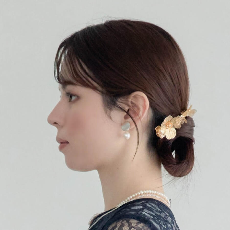 ゴールドの透かしフラワーバレッタの商品画像3