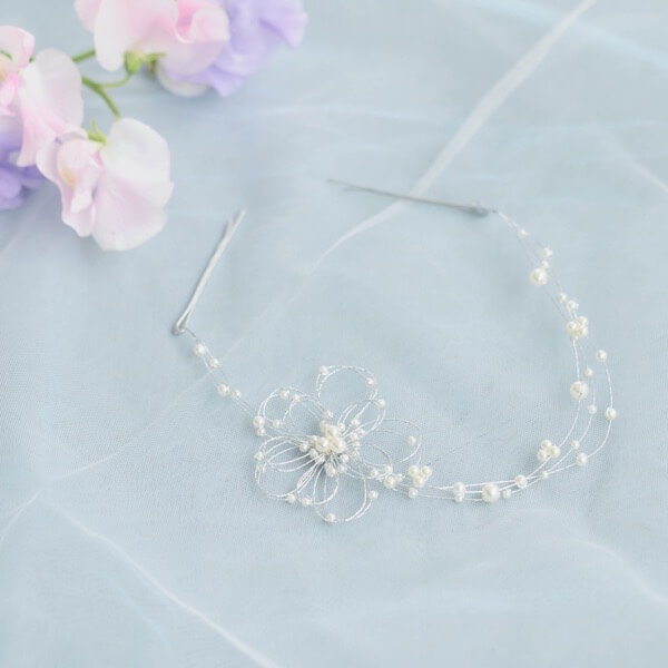シルバーのワイヤーフラワーパールヘッドピース | J-0064