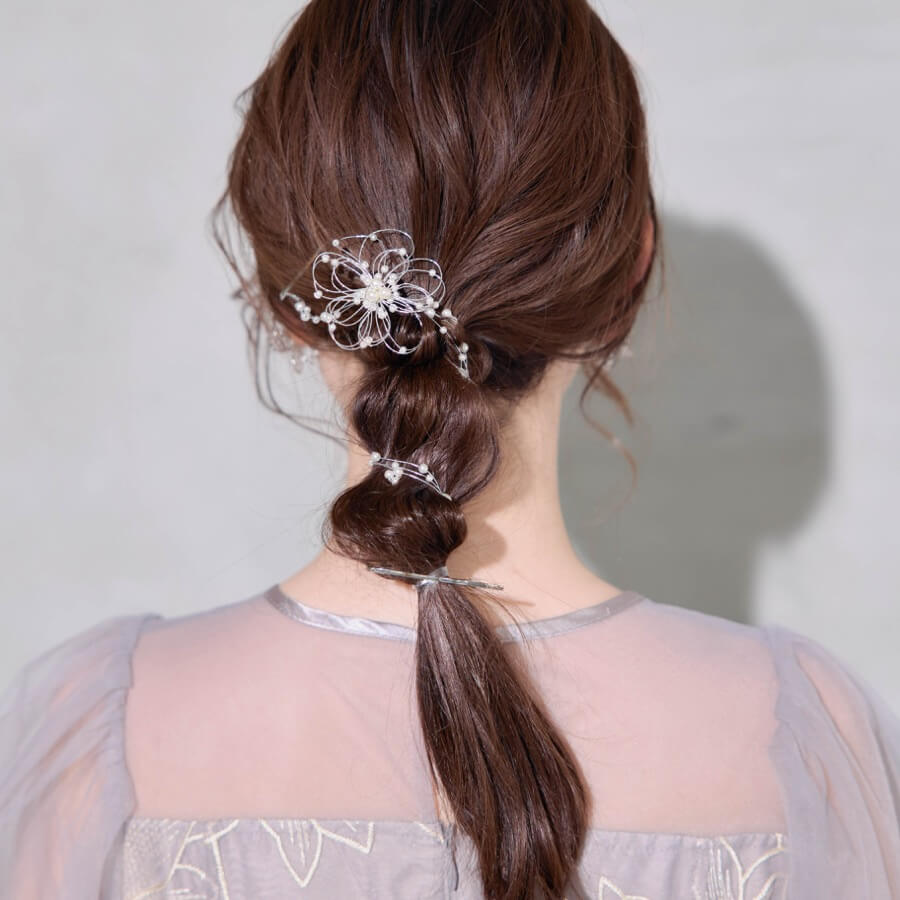 シルバーのワイヤーフラワーパールヘッドピースの商品画像2