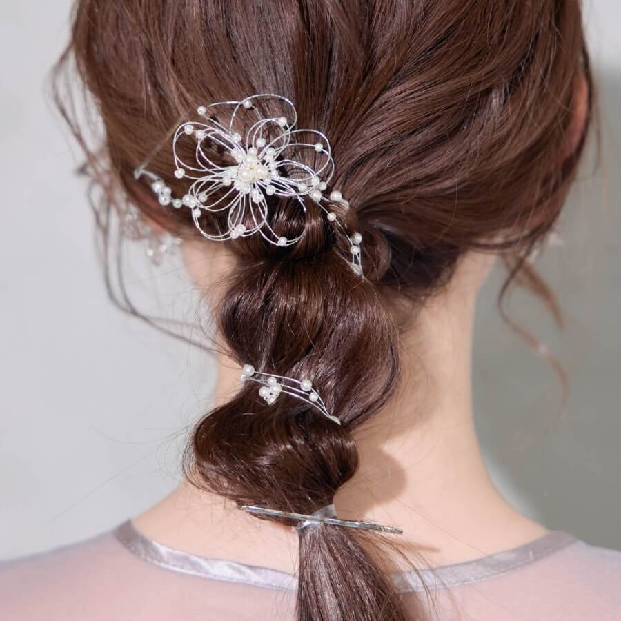 シルバーのワイヤーフラワーパールヘッドピースの商品画像3