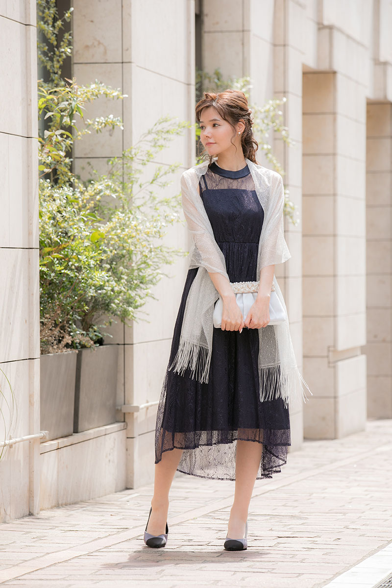 やっぱりネイビーは定番 おすすめのパーティードレスをレンタルドレス店がご紹介 レンタルドレスのリリアージュ