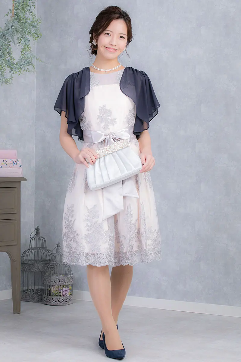 ピンク×グレーの刺繍入りチュールフレアドレス | ASHILL | M