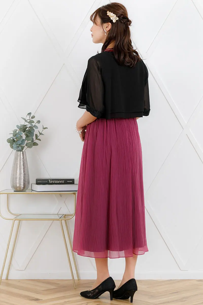 マゼンタピンクのレース×オーガンジープリーツドレス