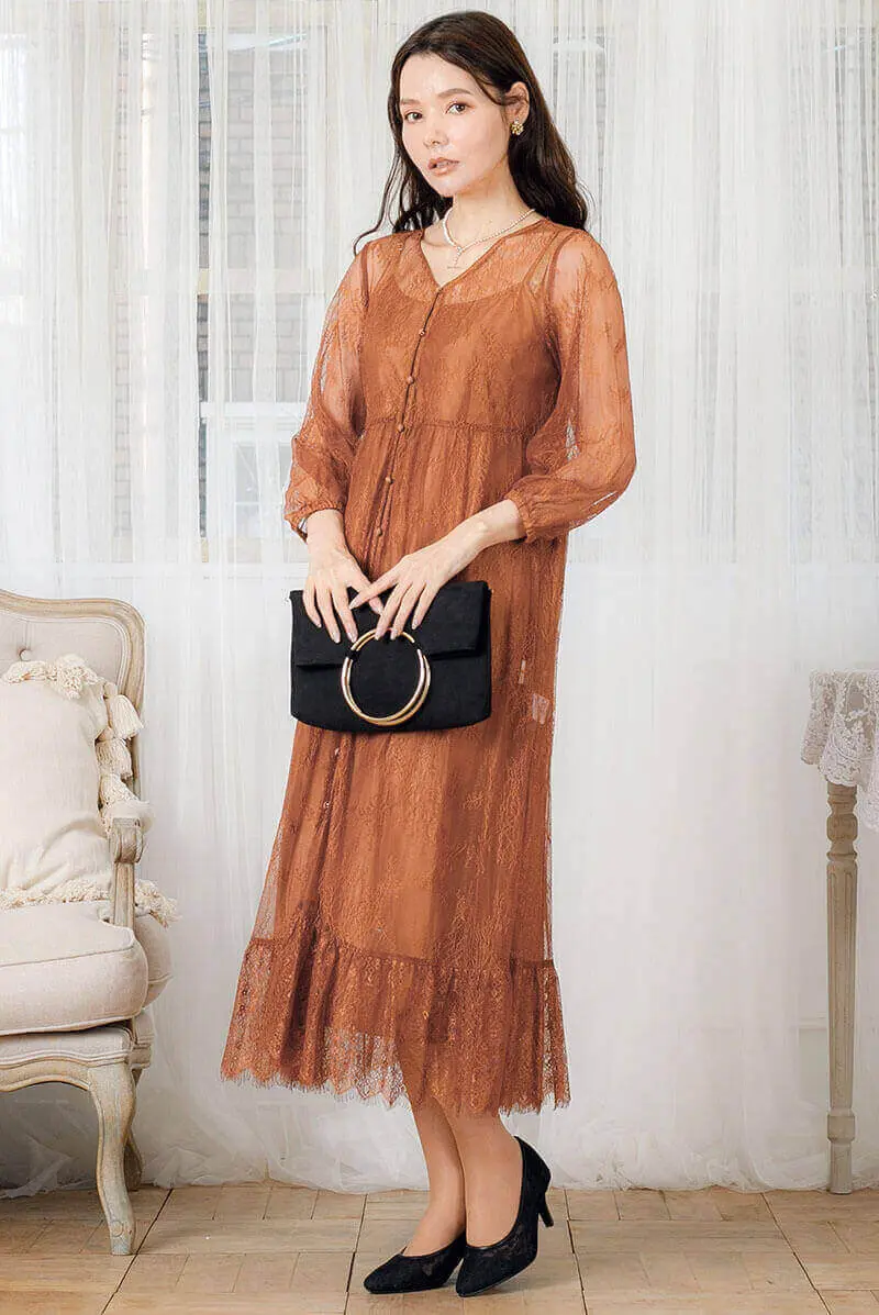 キャメルのフロントボタン総レースドレス | smeralda | M | 結婚式  