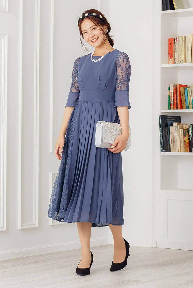 ブルーのレース切替プリーツドレス | trattoria | L | 結婚式