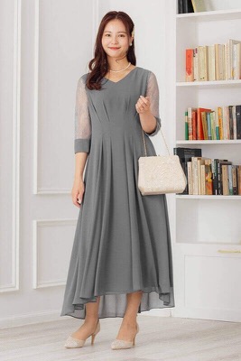 ライトカーキの袖つきウエストタックドレスのレンタルドレス