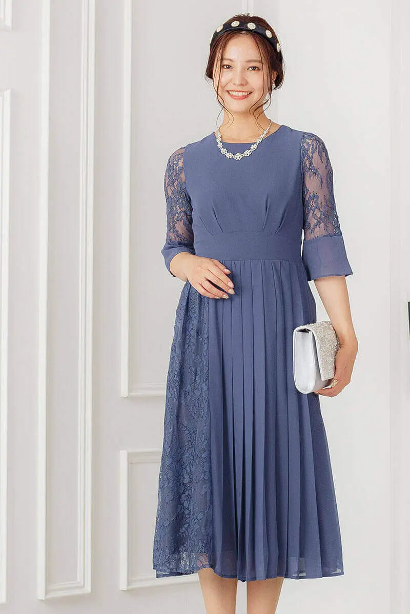 ブルーのレース切替プリーツドレス | trattoria | M | 結婚式