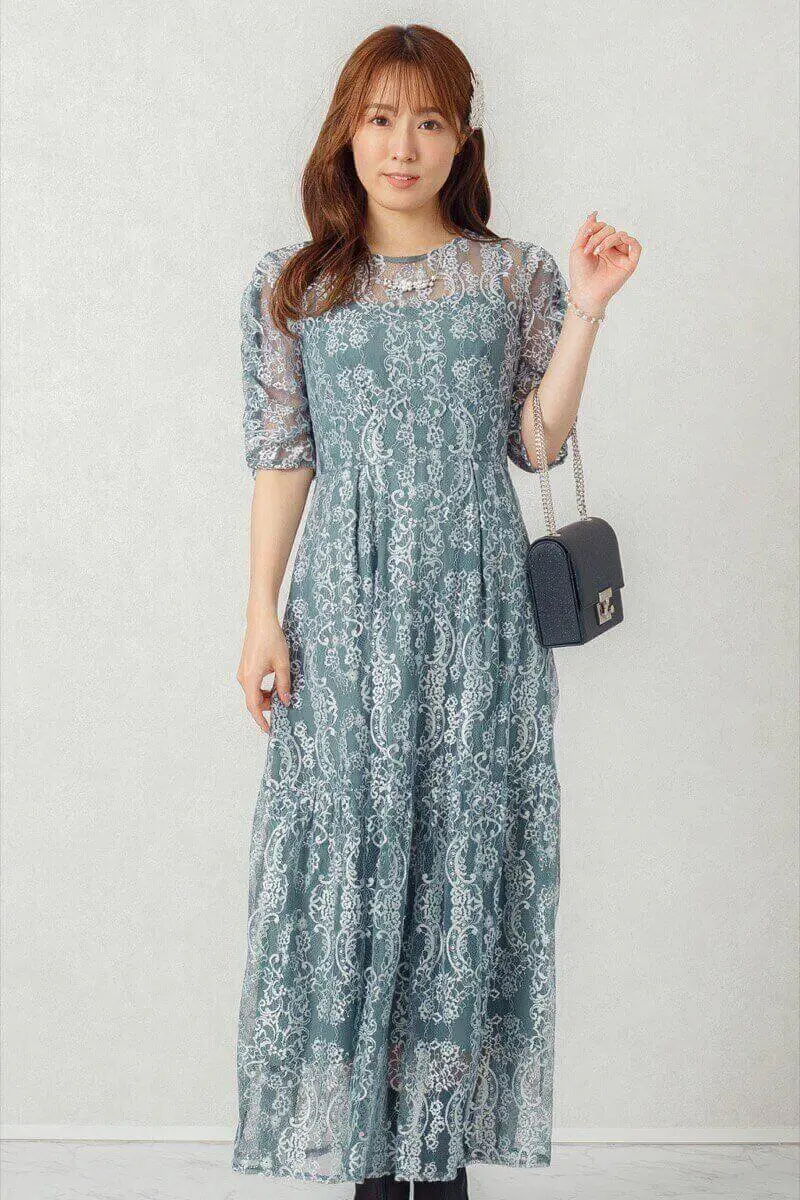グリーンのバックリボンレースドレス 