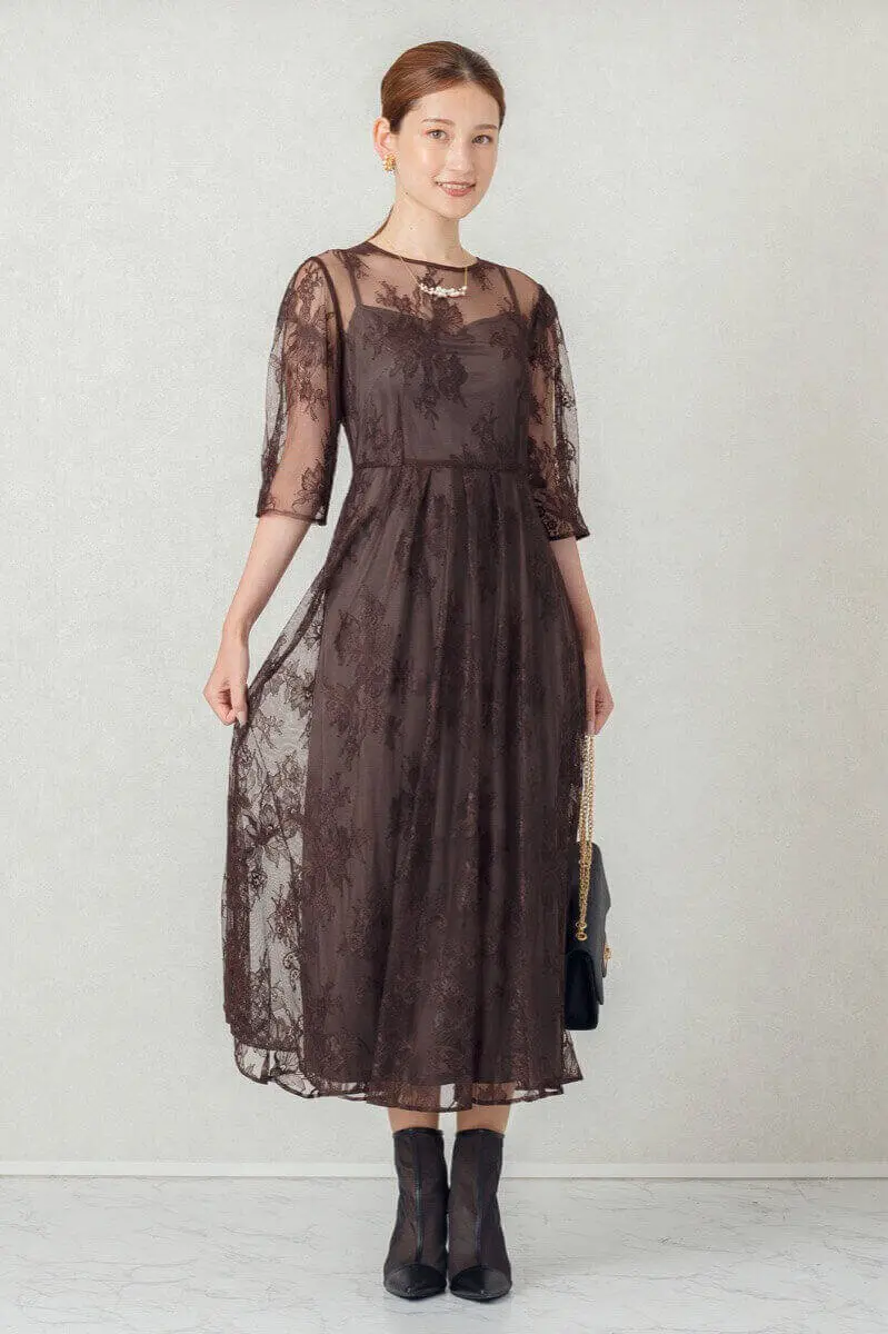 ブラウンのバックダブルリボンドレ 