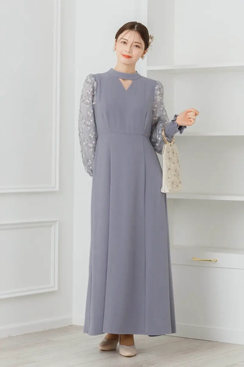 グレーのエンブロイダリースリーブドレス | ANDRESD | M | 結婚式