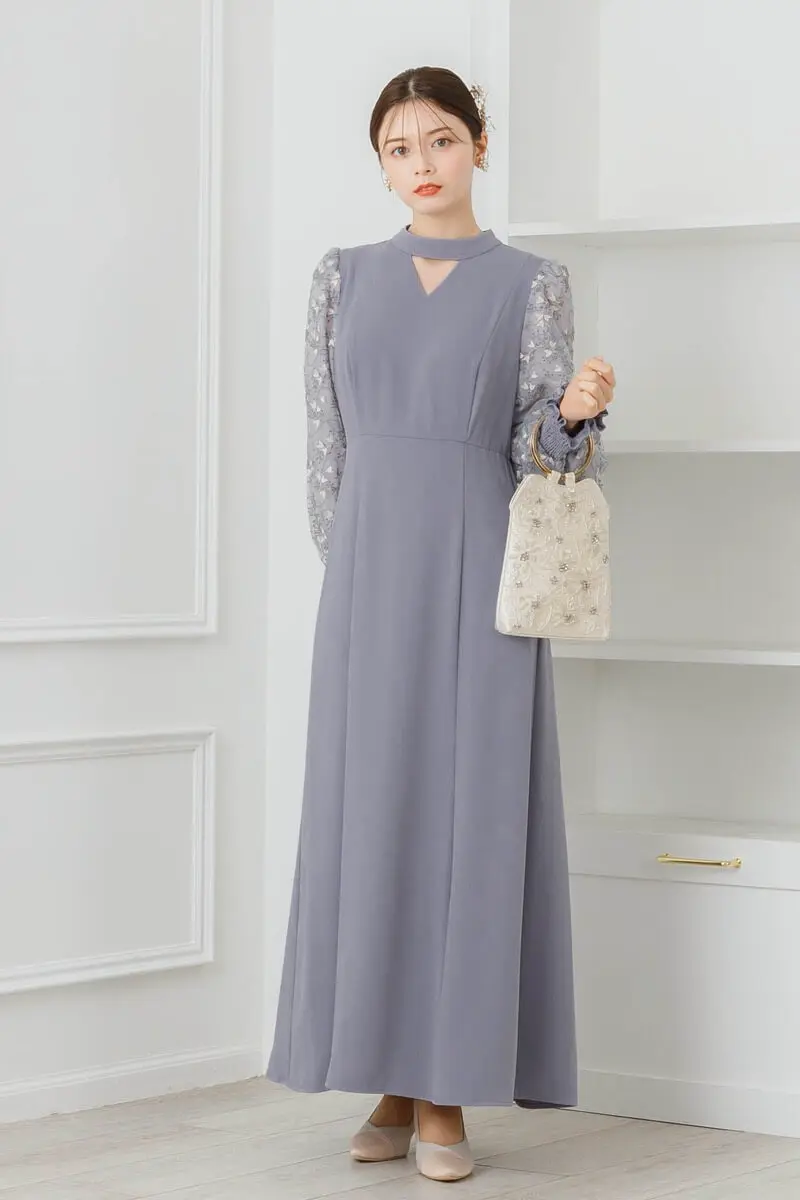 グレーのエンブロイダリースリーブドレス | ANDRESD | M | 結婚式