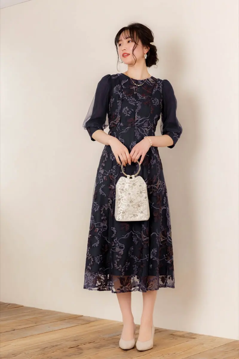 ネイビーのフラワーレースパイピングドレス | metoi | M | 結婚式