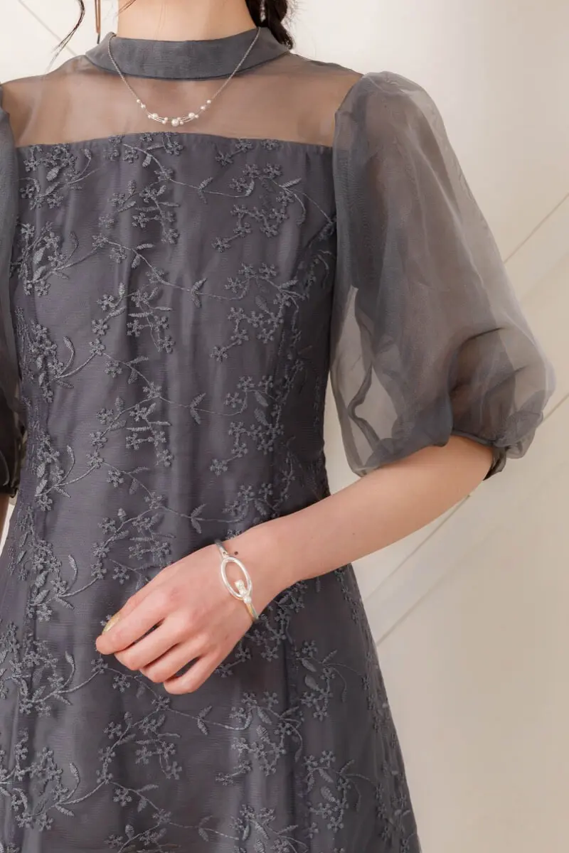 ダークグレーのオーガンジーパフスリーブドレス | metoi | M | 結婚式