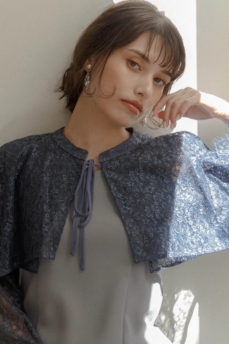 グレーのレイヤードケープドレス | ANDRESD | M | 結婚式パーティーの グレーのレイヤードケープドレス | ANDRESD | M | 結婚式パーティーの