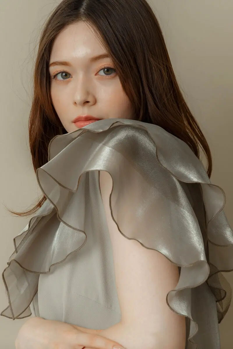 完売希少 holidayラミーラッフルラッフルドレス HOLIDAY（ホリデイ）の「RAMIE RUFFLE RUFFLE DRESS ラミー