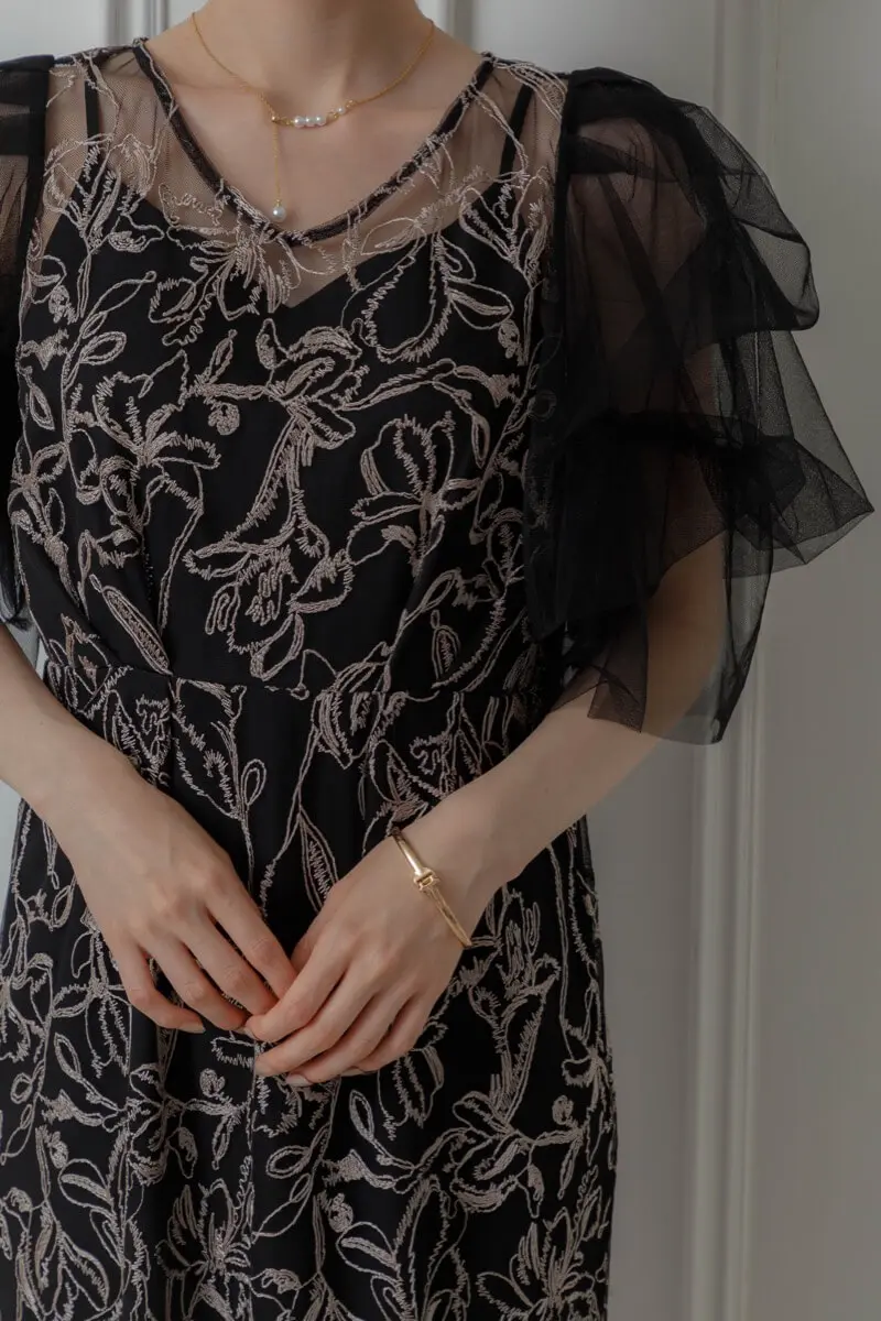 ブラックのフラッフィースリーブペンシルドレス | LE' RURE | S | 結婚