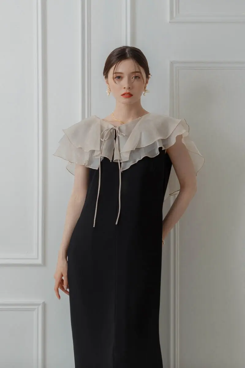 ベージュブラックのグロッシーラッフル付きドレス | ANDRESD | L