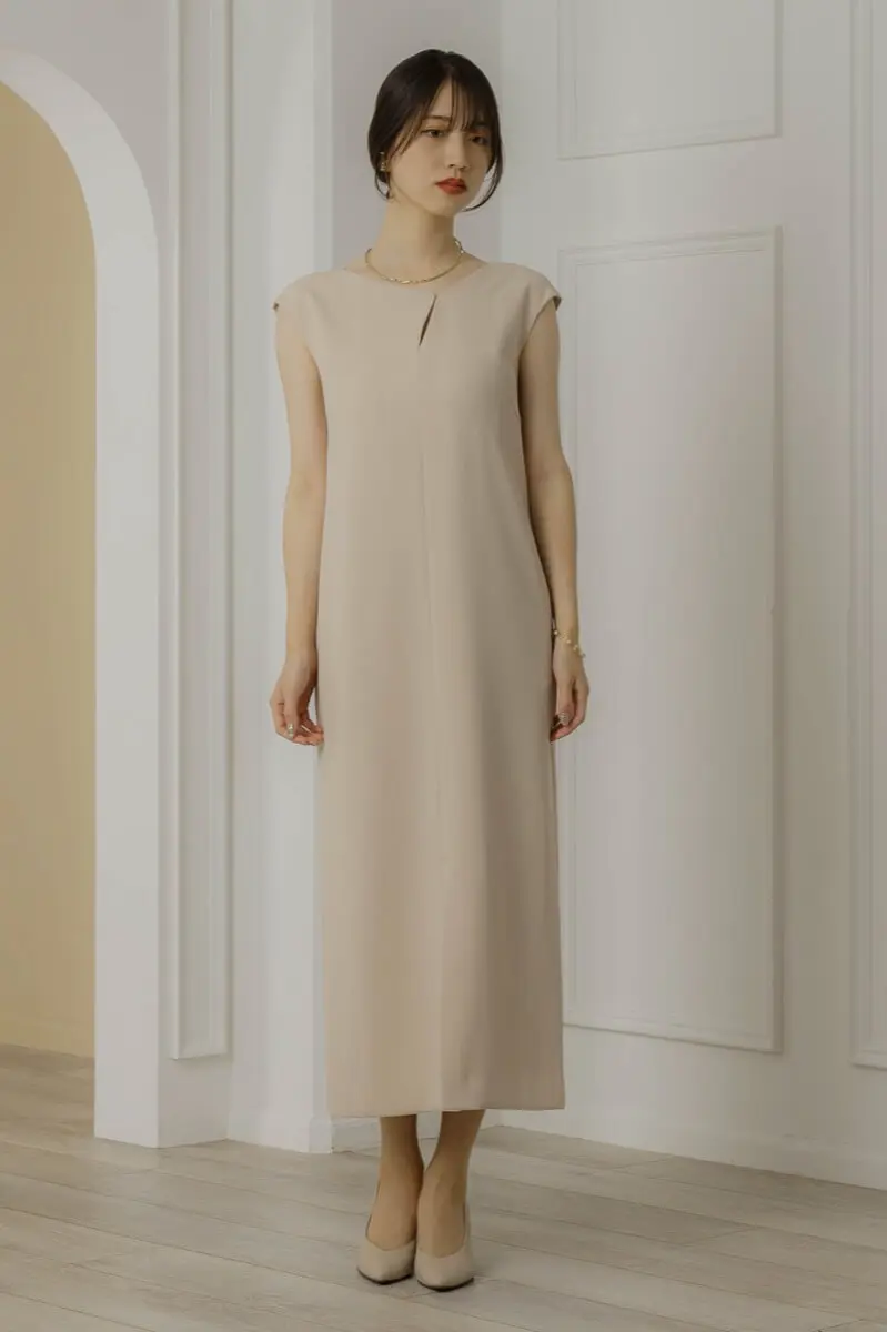 ベージュのグロッシーラッフル付きドレス | ANDRESD | M | 結婚式
