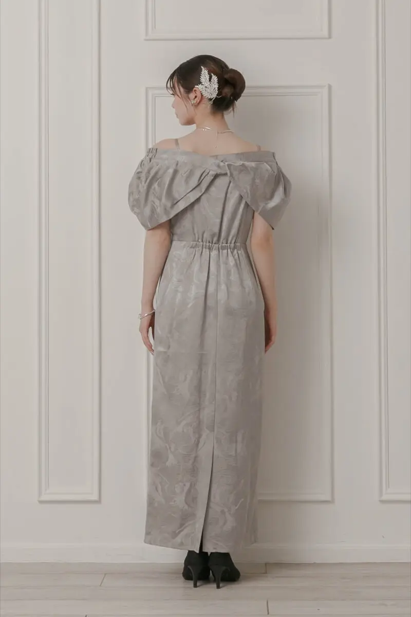 グレーのケープ付きジャガードドレス | LE' RURE | M | 結婚式