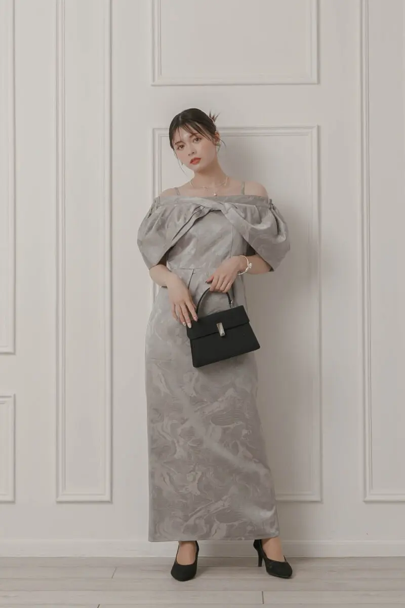 グレーのケープ付きジャガードドレス | LE' RURE | M | 結婚式