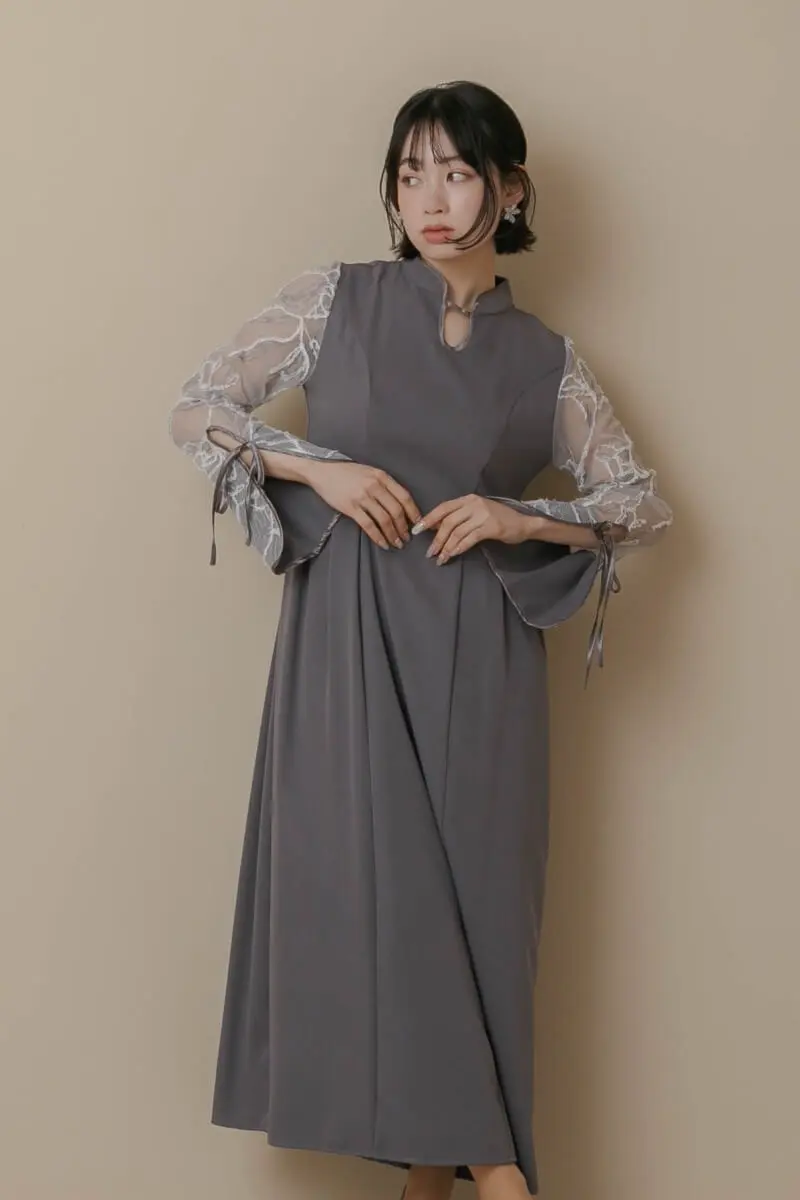 10★新品タグ付き★ドリドール　フェザーフラワーコクーンドレス　グレー フェザーフラワーコクーンドレス結婚式お呼ばれワンピース