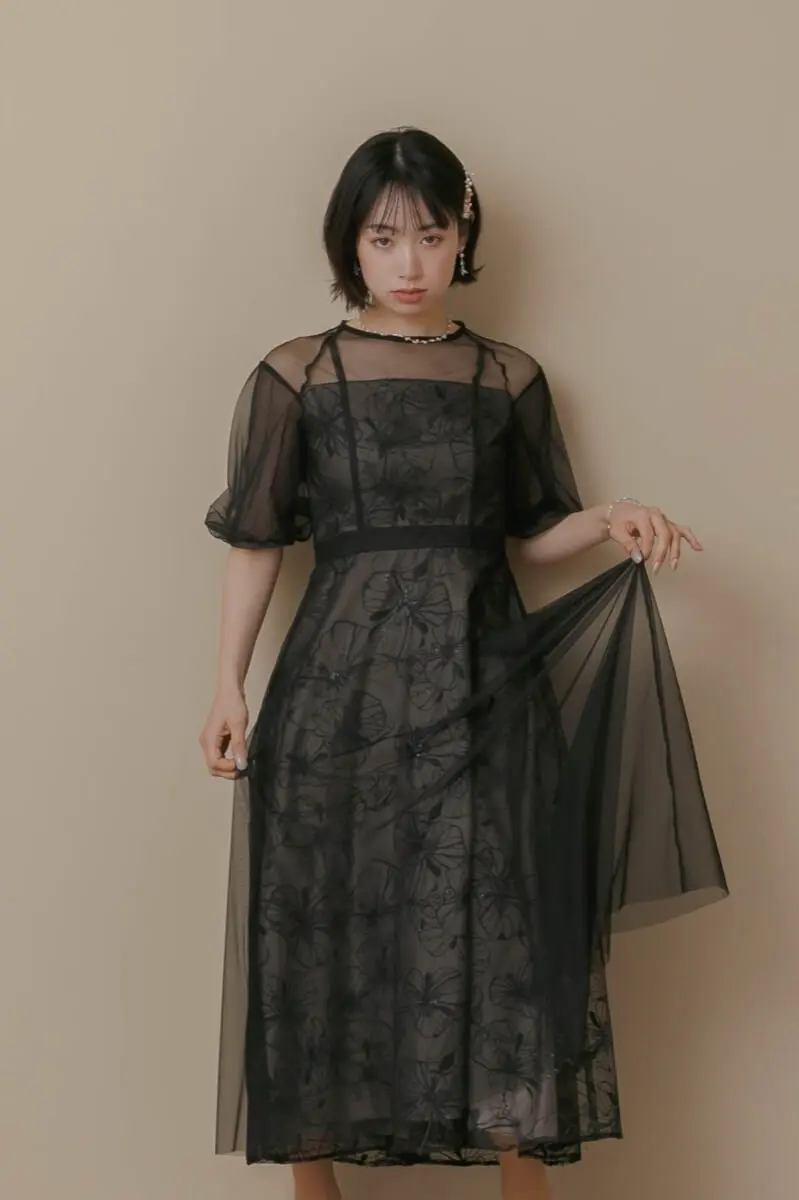 ブラックのチュールスパンコールレースドレス | metoi | M