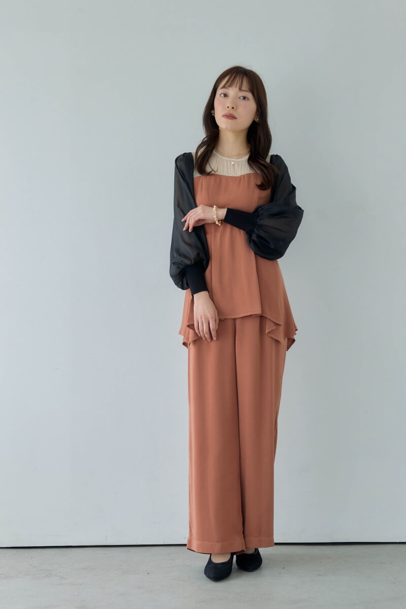 オレンジのペプラムパンツドレスの商品画像11