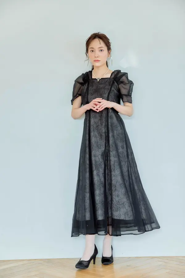 リルアー ドレス 黒 Sサイズ 結婚式 ブラック(黒)のレンタルドレス|結婚式パーティーのレンタル