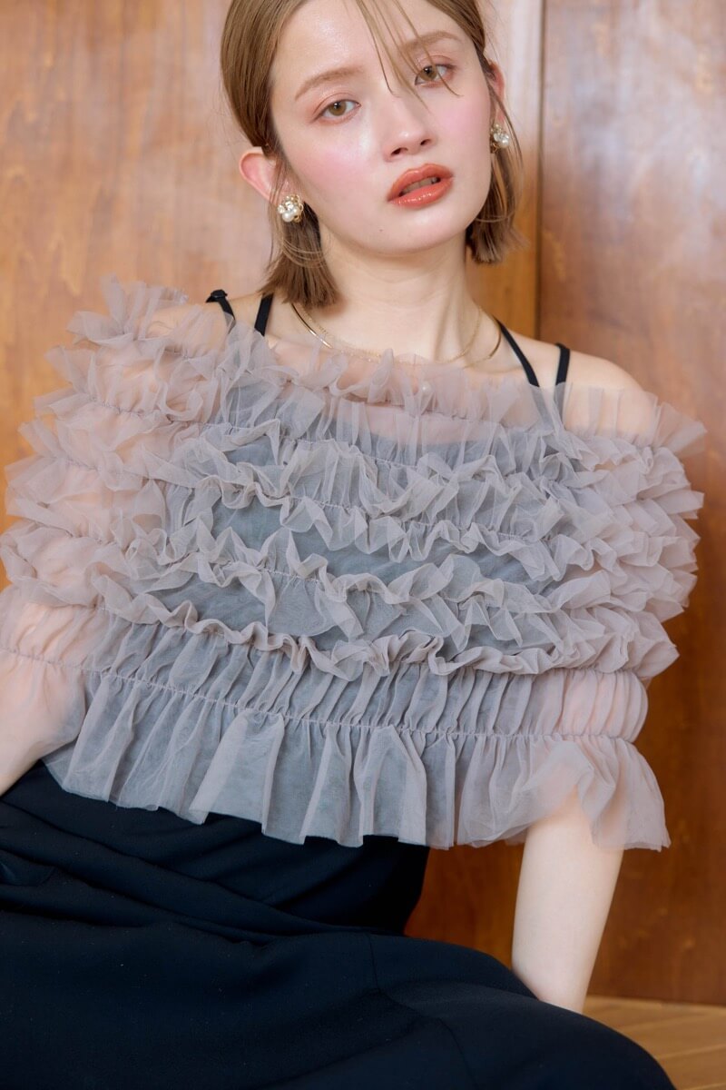 グレージュ×ブラックのシャーリングチュールトップス付きドレスの商品画像5