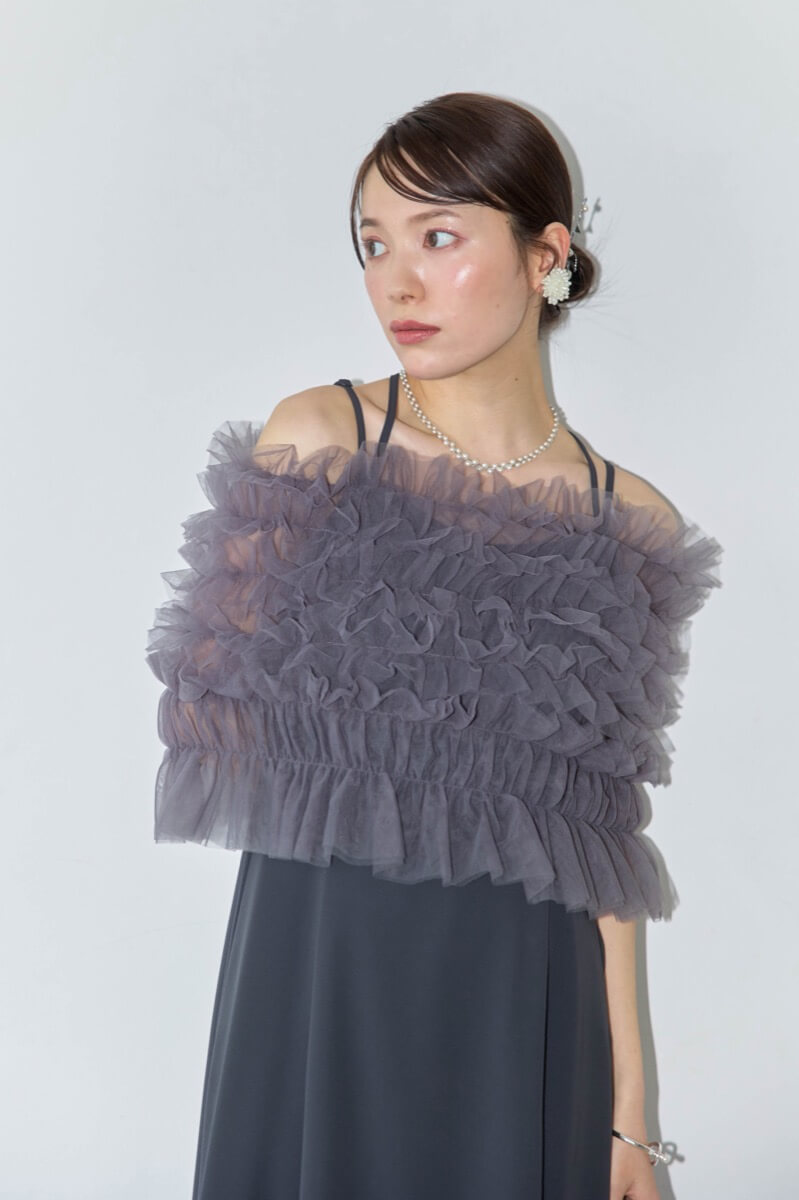 ダークグレーのシャーリングチュールトップス付きドレスの商品画像12