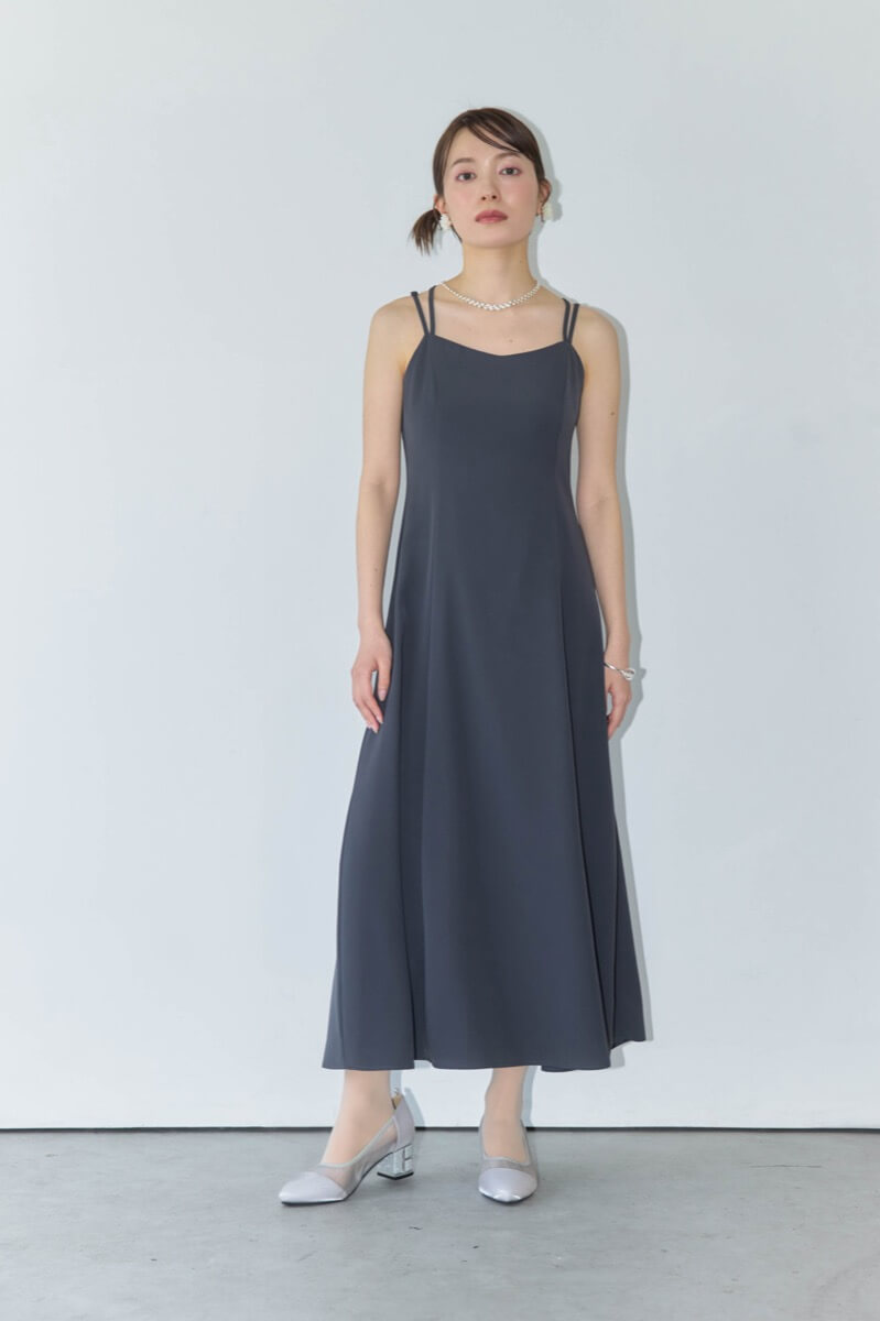 ダークグレーのシャーリングチュールトップス付きドレスの商品画像7