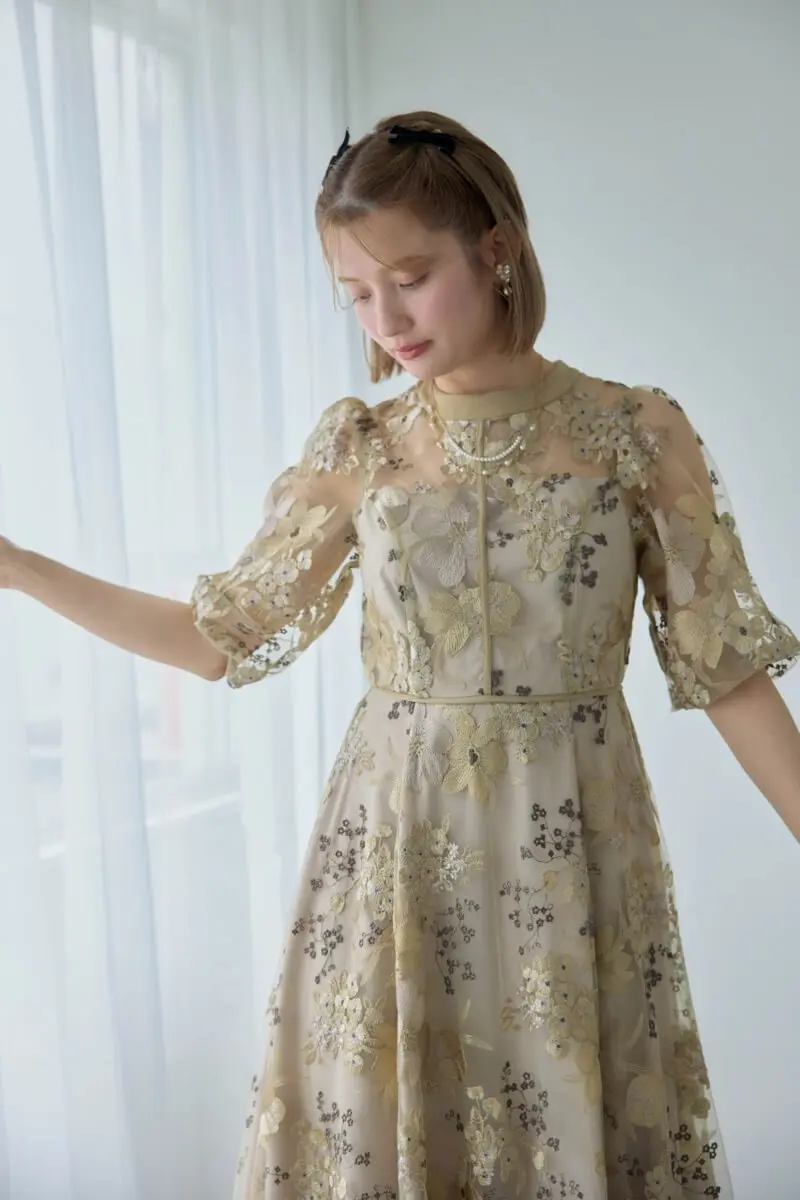 イエローのフラワーエンブロイダリードレス | Dorry doll | M | 結婚式