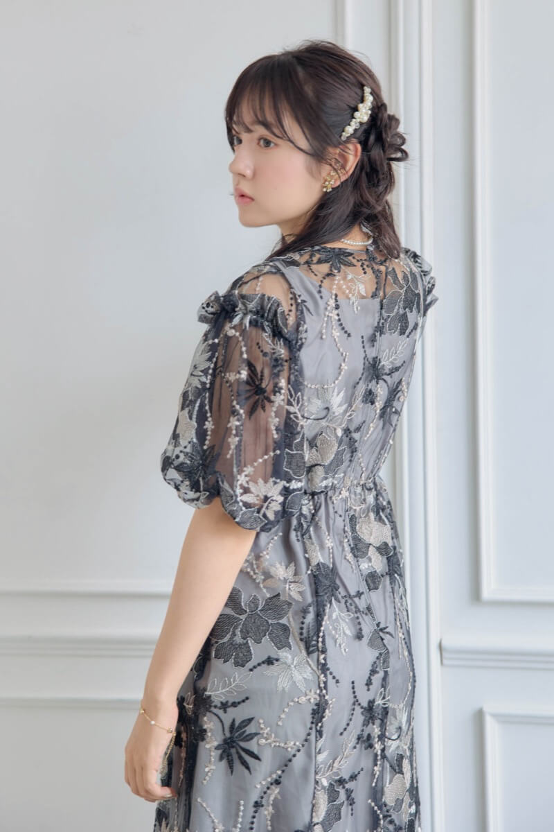 ブラックのパフスリーブエンブロイダリードレス | metoi | 3L | 結婚式