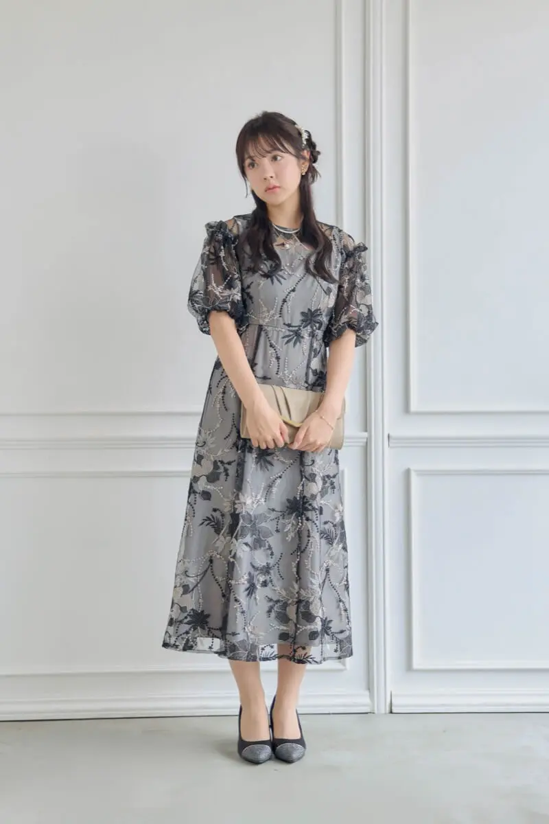 ブラックのパフスリーブエンブロイダリードレス | metoi | 3L | 結婚式