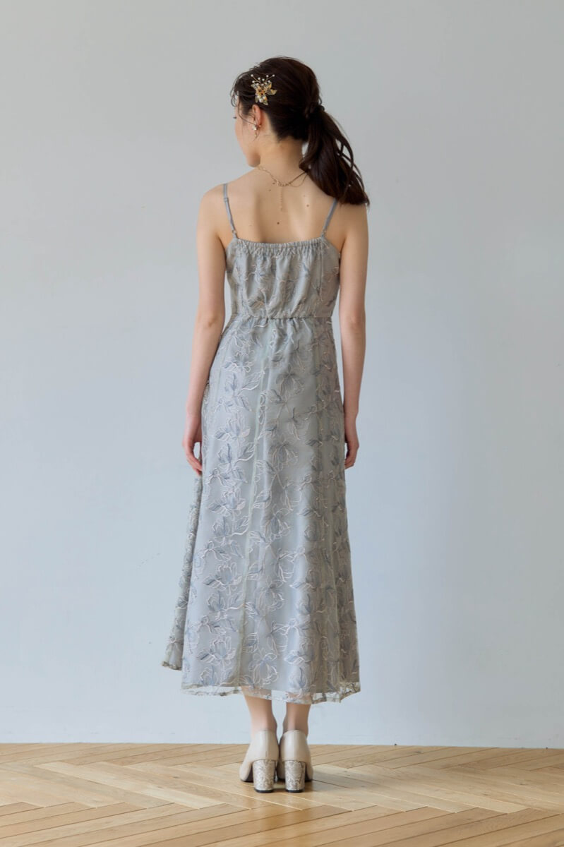 グレイッシュグリーンのエンブロイダリーレイヤードドレスの商品画像8