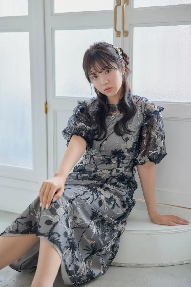 ブラックのパフスリーブエンブロイダリードレス | metoi | LL | 結婚式