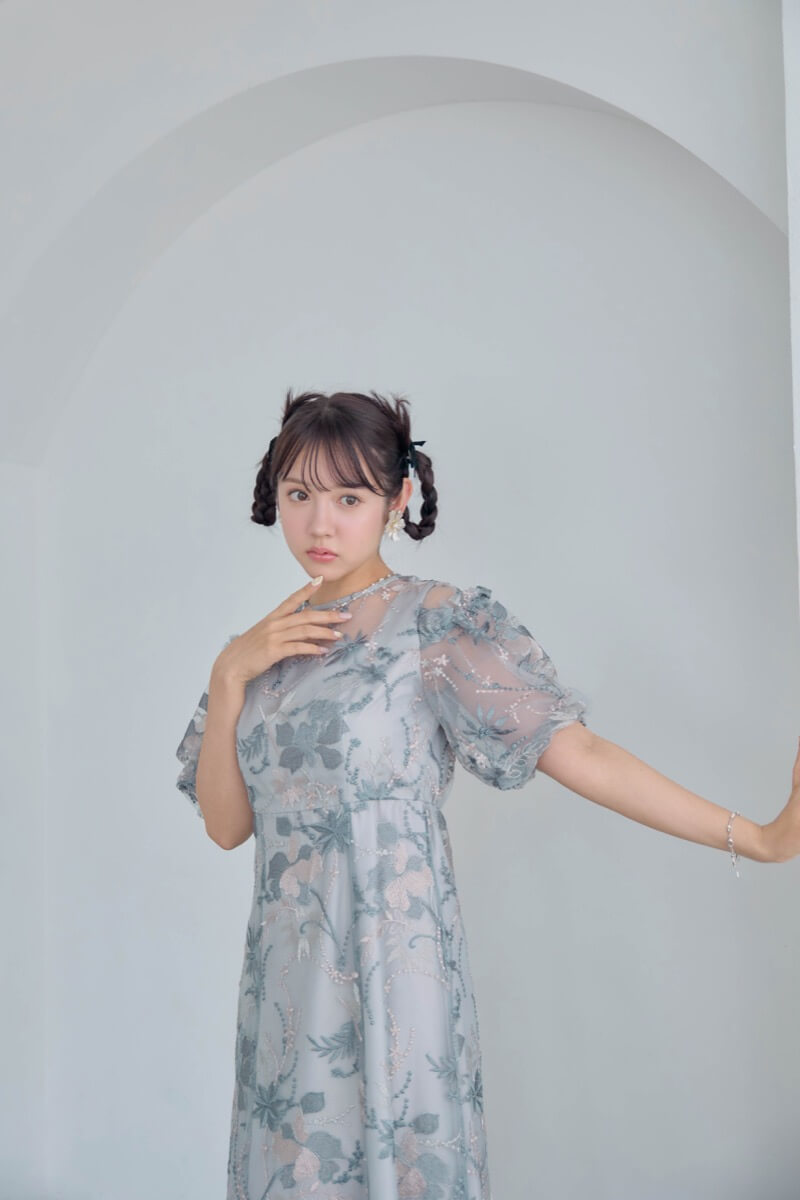 ブルーグレーのパフスリーブエンブロイダリードレスの商品画像11